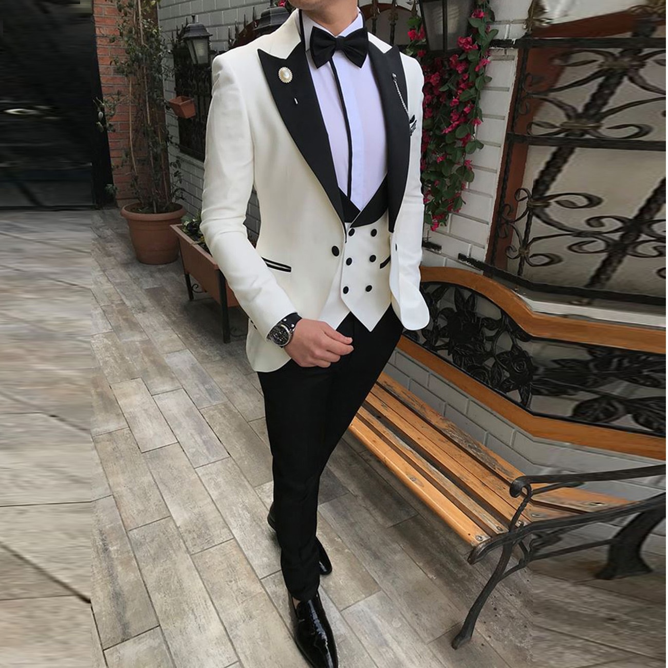 Slim Fit Male Blazer Wedding Groom Tuxedos men suit Beige Mens Suits Three Piece Jacket Pants Vest fast delivery Slim Fit Male Blazer Wedding Groom Tuxedos men suit Beige Mens Suits Three Piece Jacket Pants Vest fast delivery